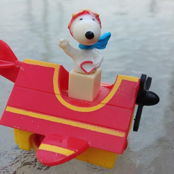 Vintage Peanuts Snoopy Doghouse Pilot Toy - Picture 5 of 5